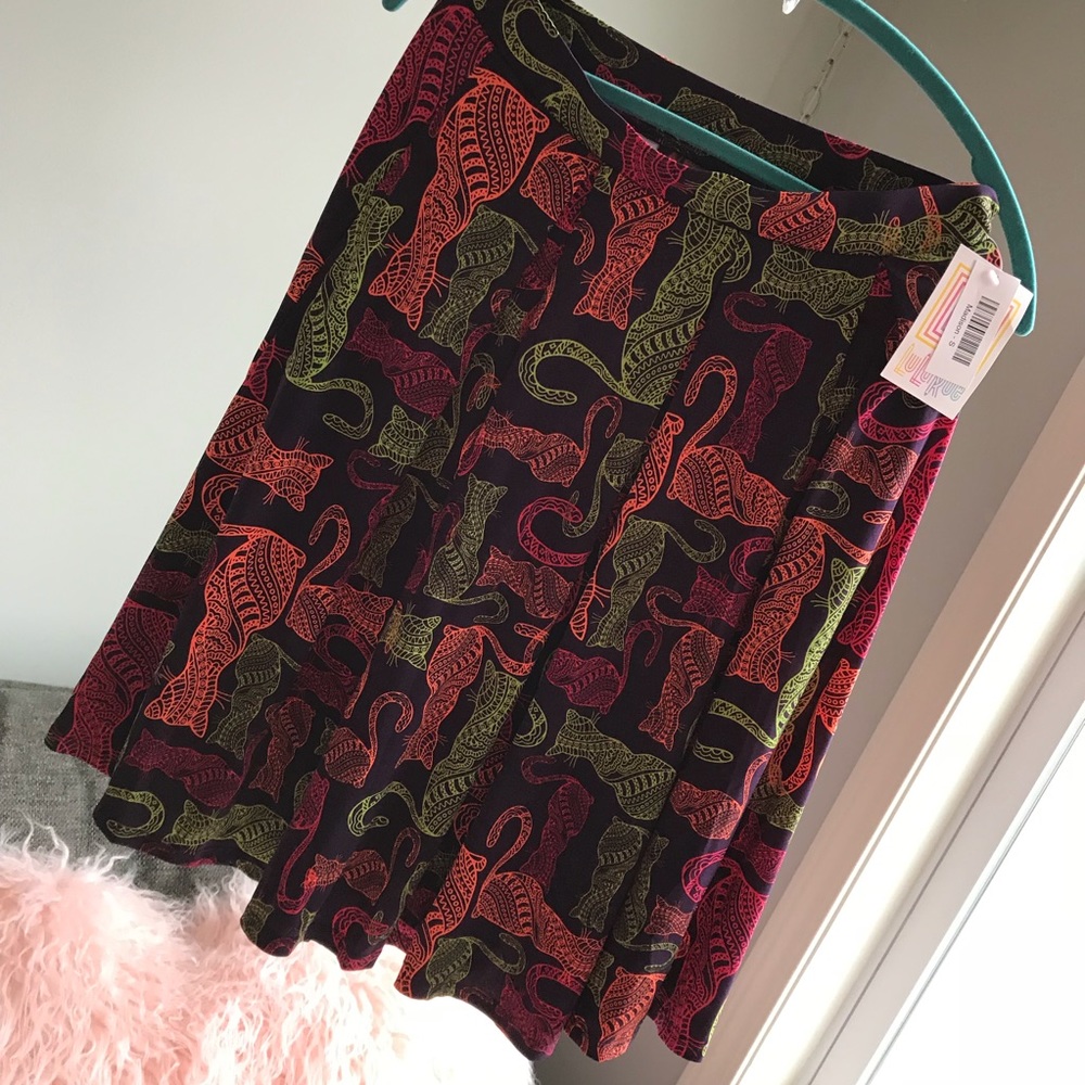 NWT LuLaRoe Small Madison Cat Skirt